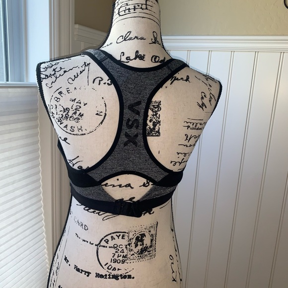 Victoria’s Secret Sports bra in Heather & black 36C - Picture 7 of 7